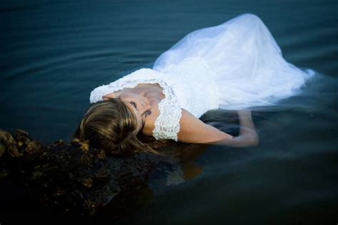 10 Suicidal Bride Stock Photos Pictures And Royalty Free Images Istock