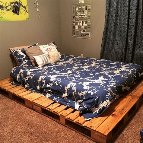Do you suppose diy platform bed frame pinterest looks nice? Queen size pallet platform bed | Diy pallet bed, Pallet ...