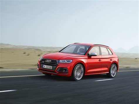 Der erste audi mit permanentem allradantrieb war 1980 der audi quattro.das neuartige an dessen antrieb ist, dass er kein getrenntes verteilergetriebe hat, sondern das mitteldifferential ist in das getriebegehäuse eingebaut: Kraftpaket mit Allradantrieb: Der neue Audi SQ5 3.0 TFSI ...