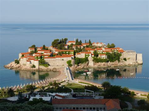 It has 19,218 inhabitants, and it is the centre of budva municipality. Living in Montenegro as an Expat: Cost of Living, Safety ...