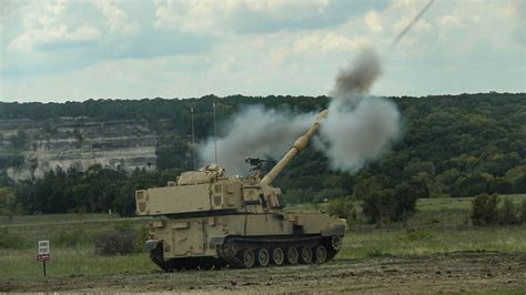 Us Army 3rd Armored Brigade Combat Team Receives M109a7 Paladin