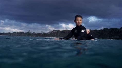 Masaaki Koyama The Surfing Sushi Chef Discover Tasmania Youtube