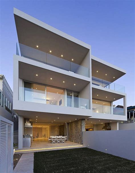 Different duplex plans often present different bedroom configurations. Contemporary duplex in Sydney by MPR Design Group