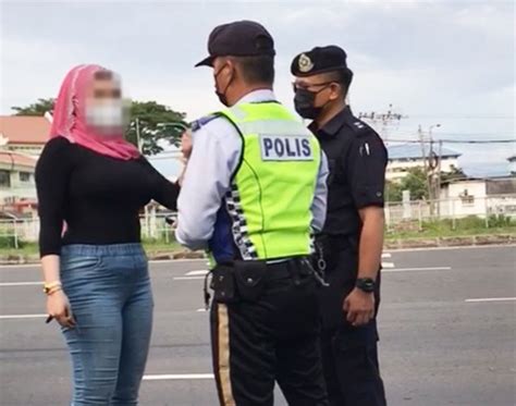 Polis Siasat Wanita Herdik Anggota Polis Bbc Portal