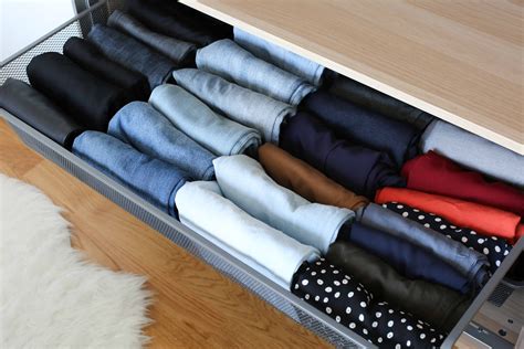 Pantalons pliés selon la méthode de Marie Kondo