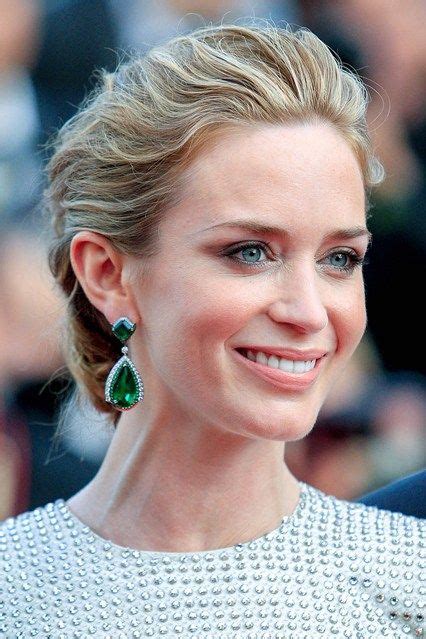 Cannes 2015 Emily Blunt With Right Hairstyle And Earrings Matching