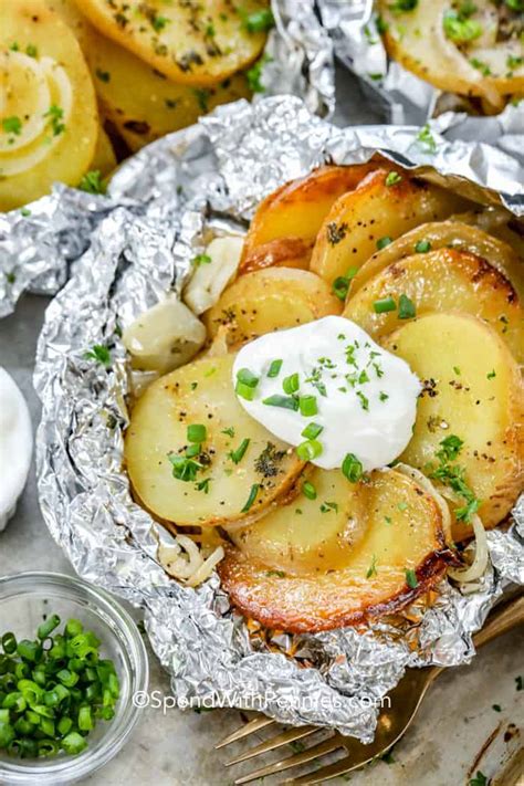 Once cooked, remove from the grill, and let stand for 10 minutes. Grilled Potatoes in Foil (potato packets) {3 ingredients ...