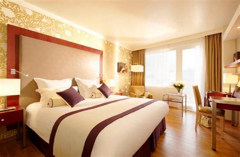 The longer the more it is also possible to get in touch with the airport via social media. Crowne Plaza Paris - Charles de Gaulle - Hotels | Katalay.net