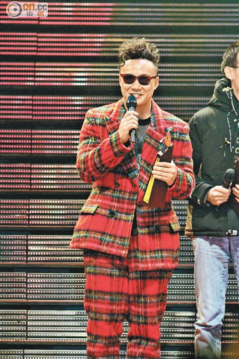 I will give the best translations of 叱咤 and 叱咤风云 below. 容祖兒爆紅長9封歌后 - 太陽報