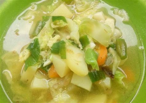 · panaskan air untuk kuah sop · sambil menunggu air mendidih, siapkan sayuran. Resep Sayur Sop Simpel / 5 Cara Memasak Sayur Sop Simpel ...