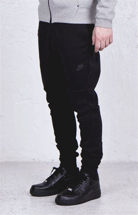 Apr 25, 2021 · what jeans go with air force ones? Nike Tech Pants × AF1 black | Mens trendy outfits, Nike ...