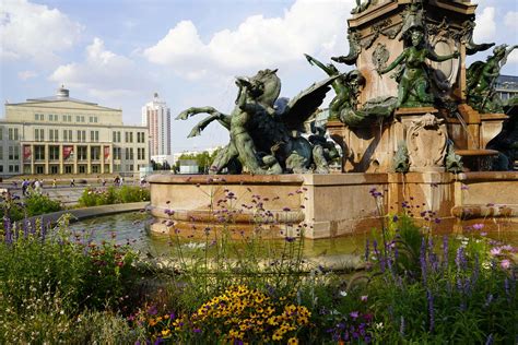 Die seit dem mittelalter für ihre messen und märkte bekannte stadt leipzig liegt in der sächsischen tiefebene am schnittpunkt der weißen elster und der pleiße. Leipzig Sehenswürdigkeiten - die besten Tipps für einen ...