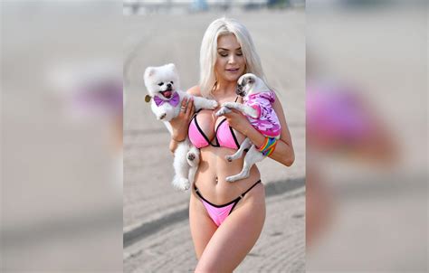 Courtney Stodden Flaunts Bikini Body After Divorce