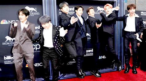 It was released through big hit entertainment on september 27, 2019. Becky G SE DECLARA FAN DE BTS? | ¿LE FALTARON EL RESPETO A ...