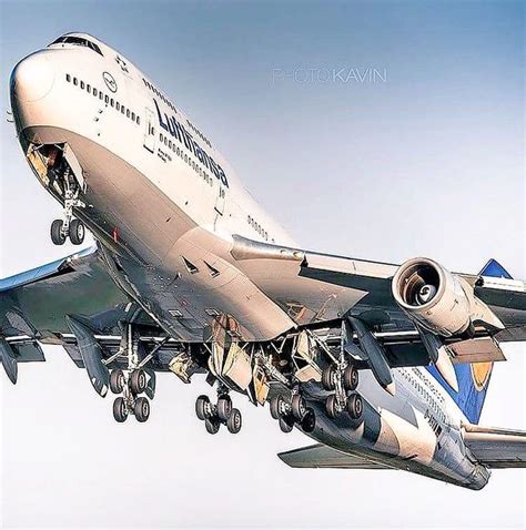 Lufthansa B747 Undercarriage And Landing Gears Boeing Aircraft