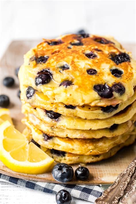 Blueberry Pancakes with Lemon Sauce Recipe (VIDEO!!!)