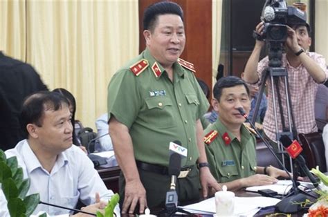 Vẫn là bộ múi của văn thanh thu hút ánh nhìn dân mạng. Cựu Thứ trưởng Bùi Văn Thành bị xóa tư cách Phó tổng cục ...