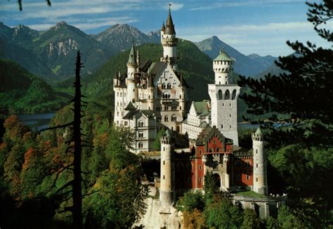 حكاية الأسطورة Neuschwanstein Castle العرب المسافرون