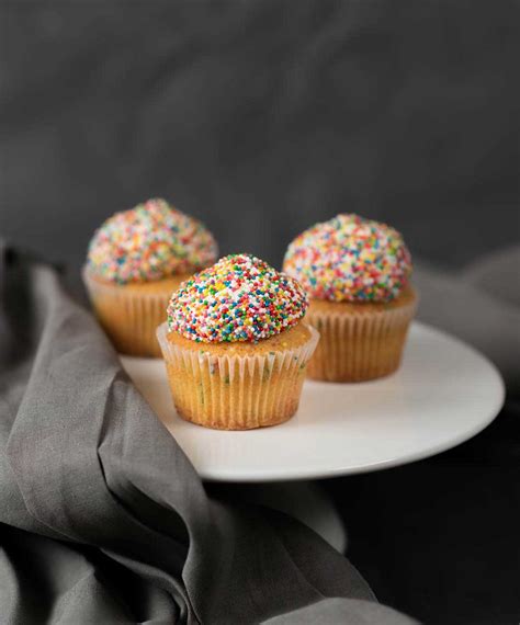 Sprinkles Cupcakes Ladybird Cakes