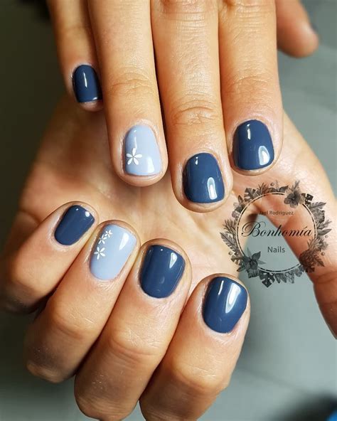 El esmaltado de uñas semipermanente es una opción muy elegida a la hora de embellecer las manos. Pin de Natalia Henchoz en Nails en 2020 (con imágenes ...