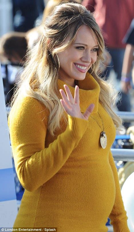 Hilary Duff Pregnant Star Flaunts Baby Bump In Tight Jumper Daily