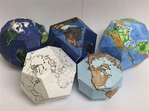 Earth Globe Papercraft Part 2 Paper Crafts Crafts Earth Globe