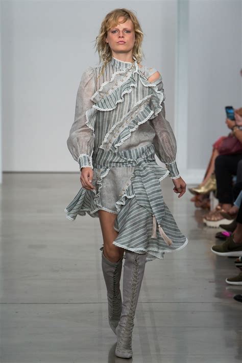 Zimmermann Spring 2017 Ready-to-Wear Collection - Vogue
