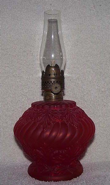 Vintage Oil Lamps Lighting On Ruby Lane Antique Oil Lamps Oil Lamps Lamp