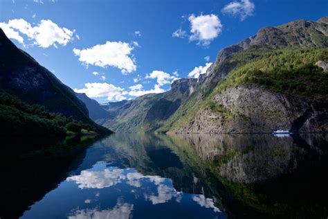 Norwegian Wallpapernatural Landscapenaturereflectionmountainous