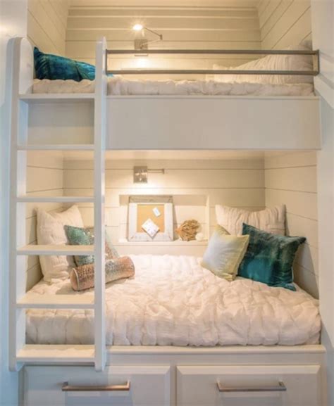 Small Bedroom With Bunk Beds Roda