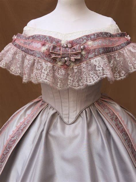 1860s Ballgown Victorian Dress Etsy Italia Victorian Ball Gowns