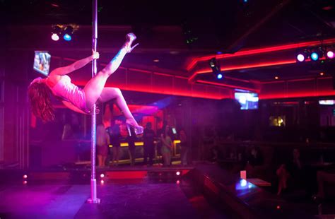Houston And Its Strip Clubs Call A Truce The New York Times