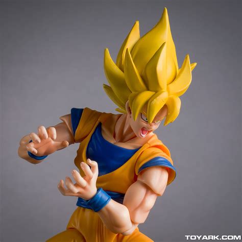 Learn about all the dragon ball z characters such as freiza, goku, and vegeta to beerus. S.H. Figuarts Dragonball Z Super Saiyan Goku Gallery | Dragon ball z, Goku, Dragon ball