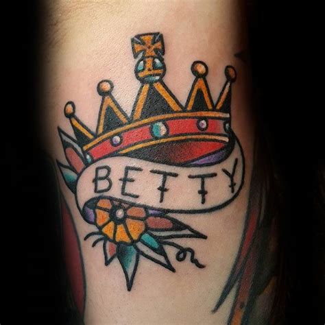 6 tato mahkota queen dan king simple senitato net gambar tato mahkota queen, 15 11 2020 tato mahkota biasanya dibuat di punggung lengan tangan atau dada biasanya. Wow 10+ Desain Tato Mahkota - Gambar Tato Keren