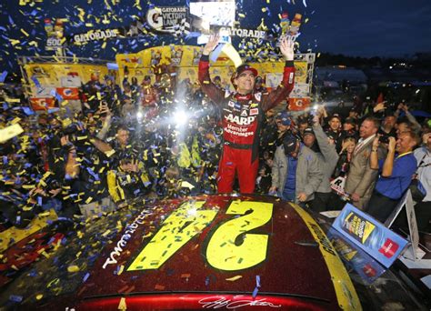 Ever been to a nascar race? Gordon wins Martinsville to earn spot in championship ...