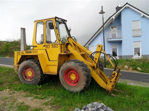 Der ff ('formula ferguson') wurde aber nur in einer kleinen stückzahl von 320 exemplaren produziert. Kramer Allrad 512 SL steht am 02.05.2010 in Temmels ...