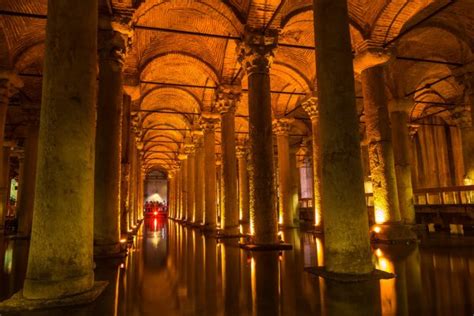 Cisterna de la Basílica subterránea Yerebatan Sarnici en Estambul