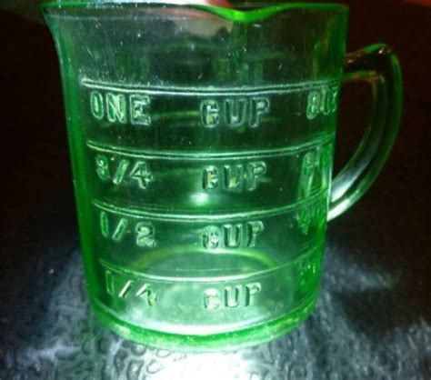 Vintage Kellogg S Green Glass Measuring Cup Spouts Depression