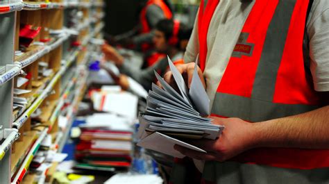 Royal Mail sorting office's busiest day of the year | Central - ITV News