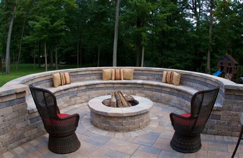 Find ideas and inspiration for fire pit seating to add to your own home. 40 Circular Fire Pit Seating Area Ideas - Round Patio Designs