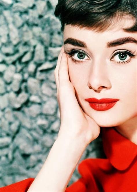 Audrey Hepburn Her Eyes Says Everything Audrey Hepburn Pictures