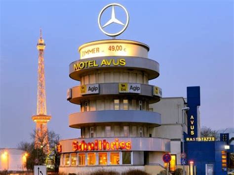 .casagranda paul löbe haus paulsborn platinum tower potsdamer platz reichstag sandsteinskulpturen schlager schwarzweissfotos. Hotels Berlin-Grunewald und Unterkunft in 10711-14199 ...