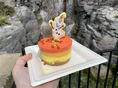 Watch our video below to learn how to create a luxurious crackly topped for our chocolate mousse cake recipe, you don't need any fancy ingredients, just bittersweet chocolate, butter, water, sugar, eggs and flour. REVIEW: New Olaf's Fall Cheesecake, Nokk Caramel Mousse ...