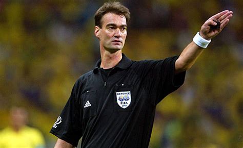 Top 10 Greatest Football Referees In History