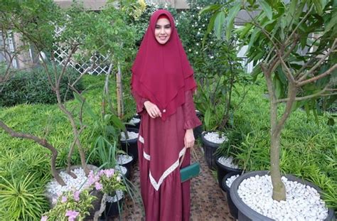 Check spelling or type a new query. Selain Kartika Putri, 5 Artis Ini Juga Menikah di Tanah ...