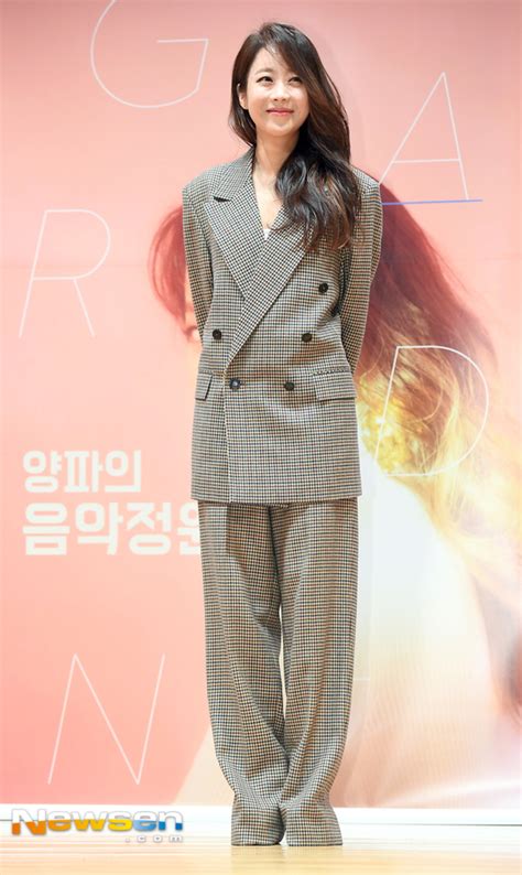 .이후로는 '뮤직쇼' '골든팝스' '라디오 7080' 등 오랫동안 kbs 라디오 프로그램을 진행해왔다. 양파 '롱다리 강조한 의상콘셉트'포토엔HD - 손에 잡히는 ...