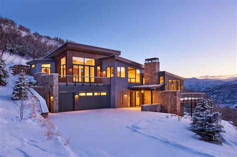 Location Snowmass Village Colorado Positioned On The Corner Of A