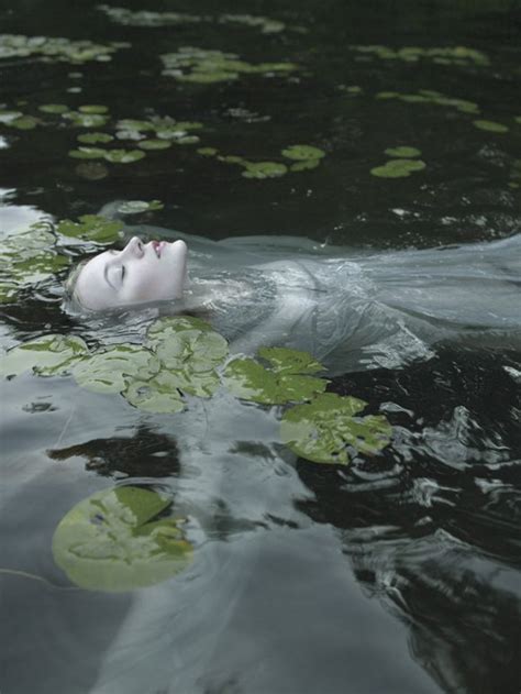 reminds me of john everett millais s ophelia in 2019 fantasy photography photography art