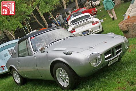The sports 800 car with such small proportions and toyota's first production sports car. FAB WHEELS DIGEST (F.W.D.): Toyota Sports 800 (1965-69)