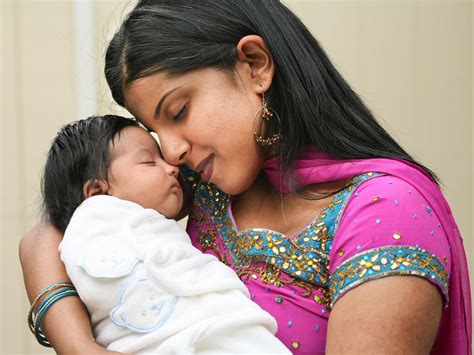 印度儿童强奸案屡禁不止 8个月大女婴遭堂兄性侵 女婴 印度 德里 新浪新闻